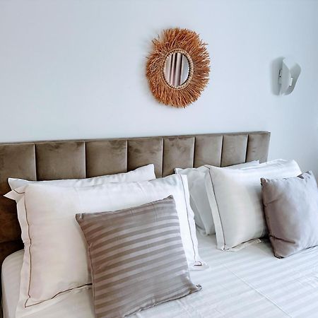 Madalin Seaside Apartment Vlore Bagian luar foto