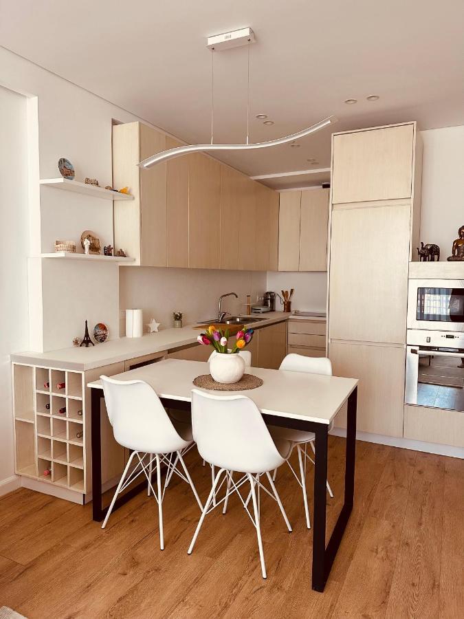Madalin Seaside Apartment Vlore Bagian luar foto