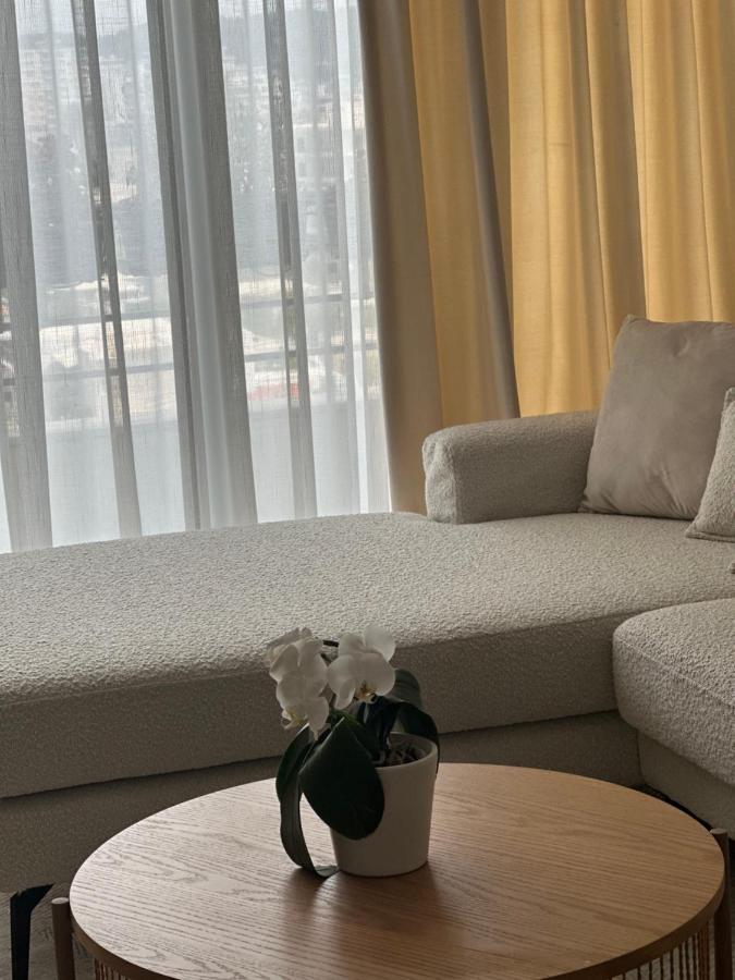 Madalin Seaside Apartment Vlore Bagian luar foto