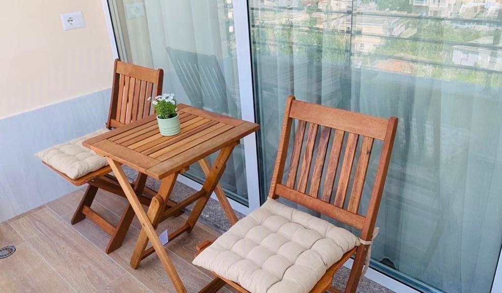 Madalin Seaside Apartment Vlore Bagian luar foto