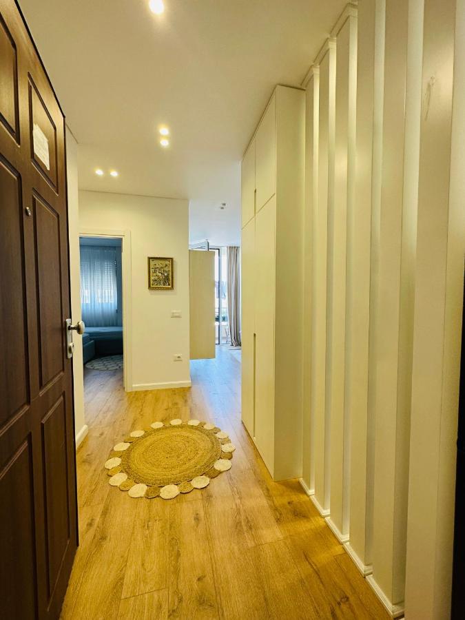 Madalin Seaside Apartment Vlore Bagian luar foto