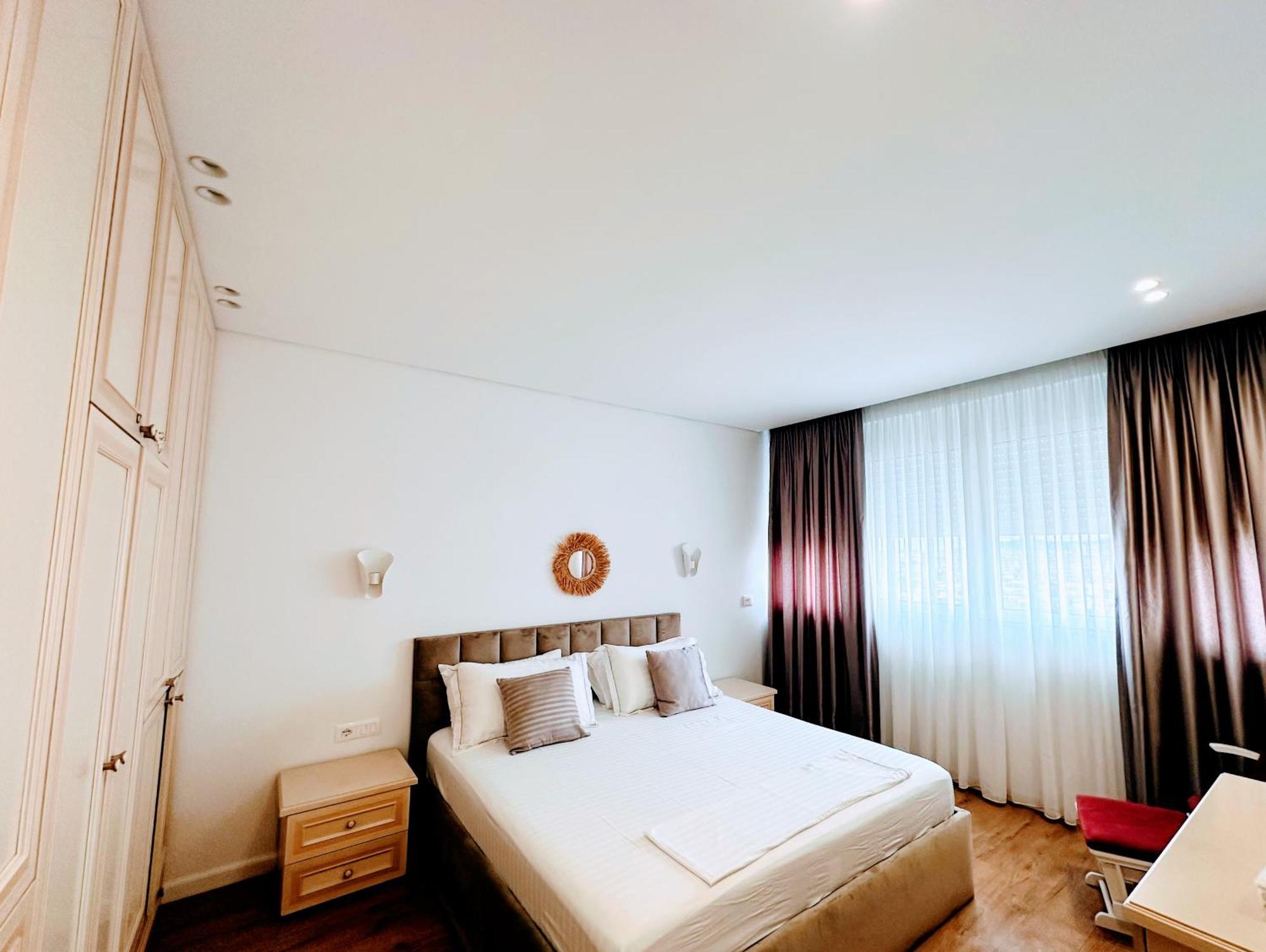Madalin Seaside Apartment Vlore Bagian luar foto
